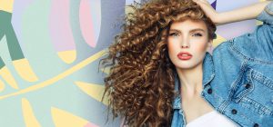 <div dir="rtl">
كيفية العناية بالشعر المجعد والمموج عن طريق طريقة الفتاة المجعدة (Curly Girl Method)